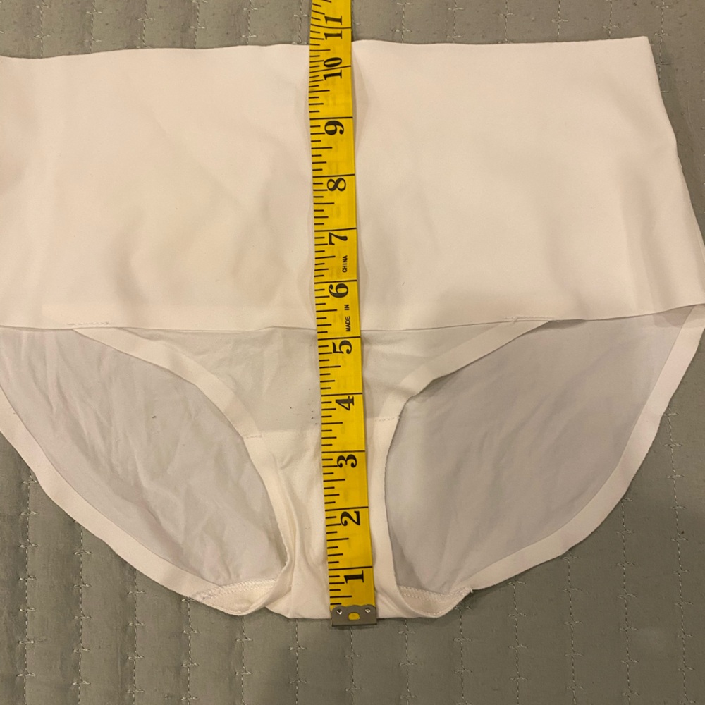 Spanx Undie-tectable Toasted Coconut Supersmooth Brief Panty Large - Picture 4 of 5